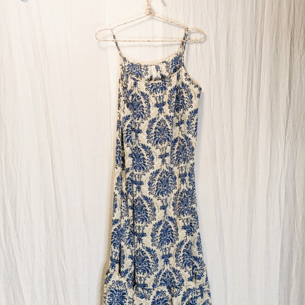 Dokotoo Long Maxi Sundress Beige & Blue Boho Flowy Whimsical Medium